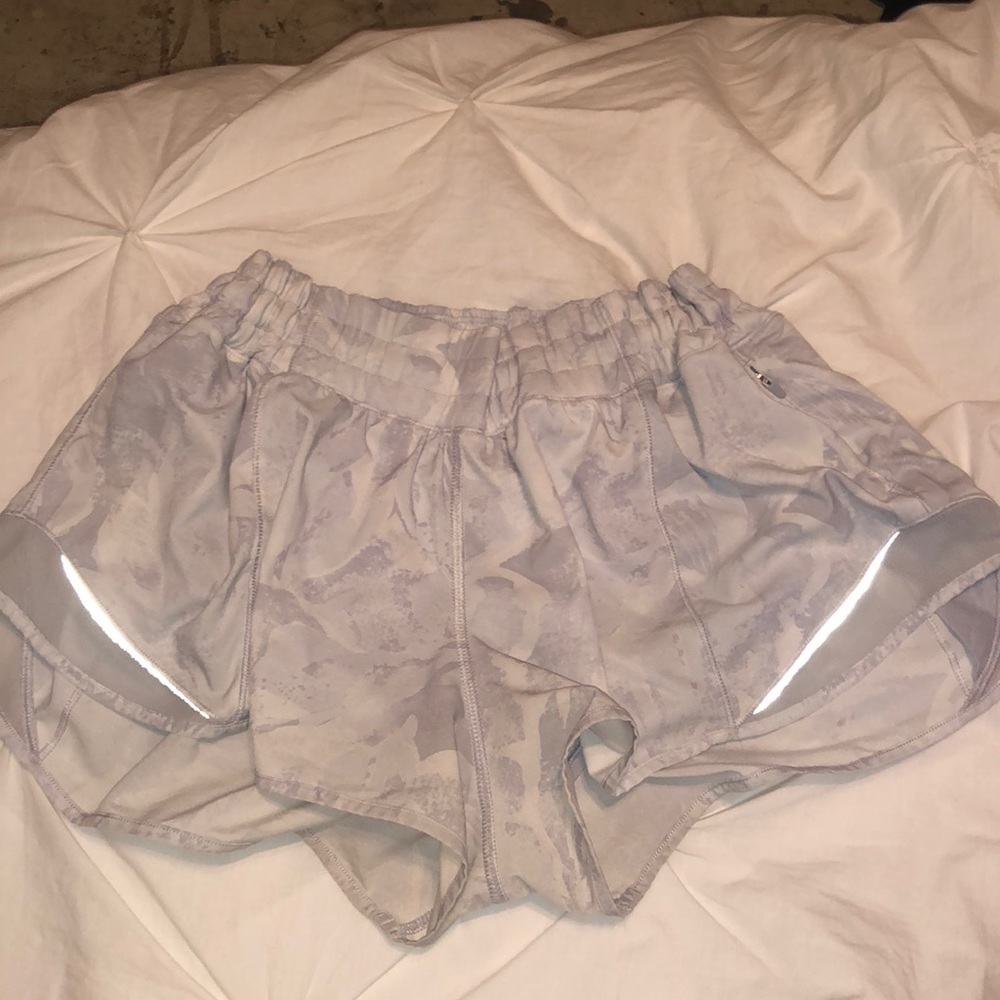 Lululemon Hotty hot short 2.5